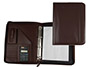 CARPETA PORTAFOLIOS Q-CONNECT CREMALLERA 4 ANILLAS 20 MM CONCALCULADORA CON BOLSA PARA MOVIL COLOR MARRON 260X355 MM